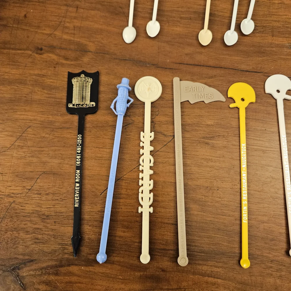 Lot of‎ 29 Vintage Plastic Swizzle Sticks Drink Stirrers Cocktail Advertising